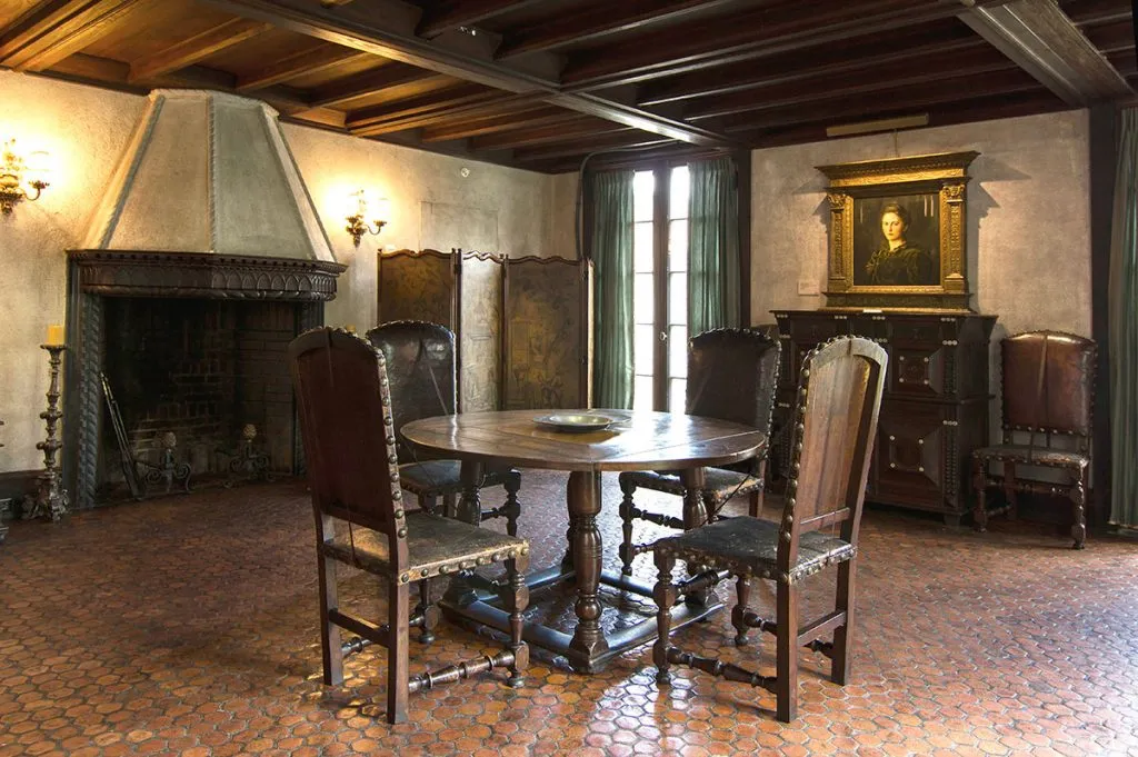 DiningRoom -Hyde Collection